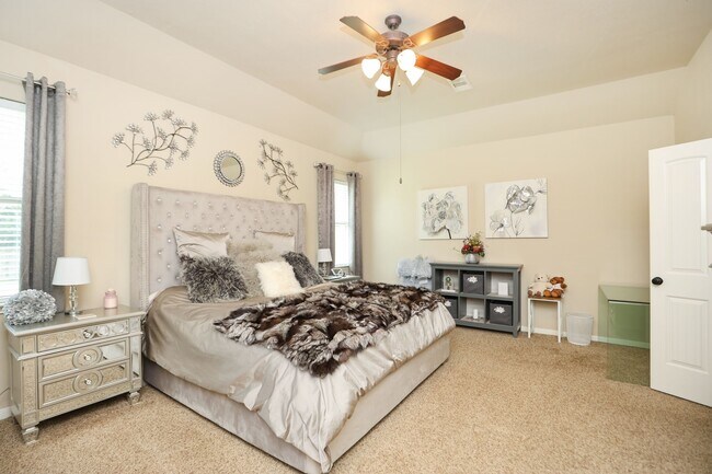 Building Photo - 55 Hearthwick Place