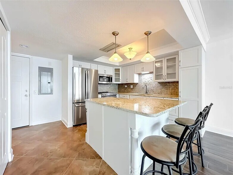Building Photo - 450 Treasure Island Causeway