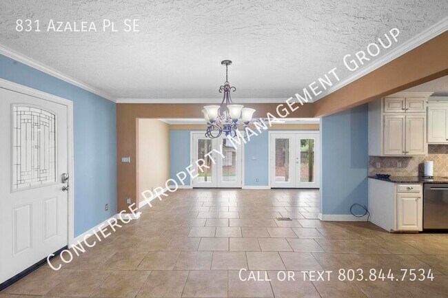 Building Photo - 831 Azalea Pl SE