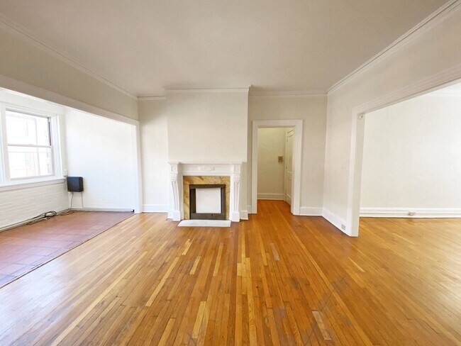 Building Photo - 5610 Elmer Street