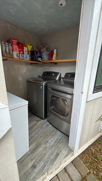 Building Photo - 16616 Haynes St