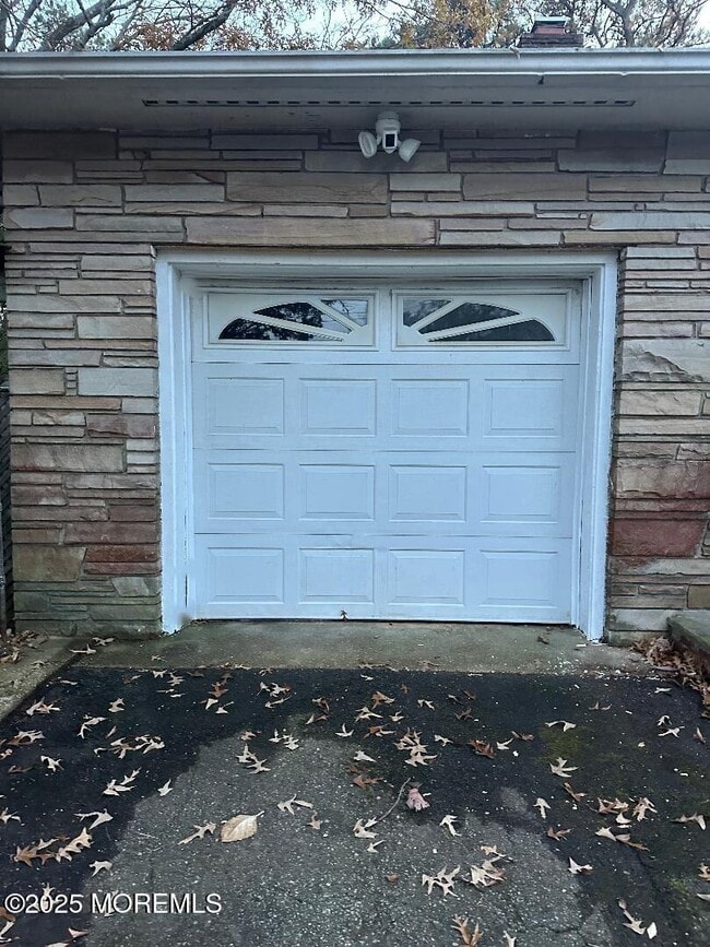 Building Photo - 297 Cambourne Dr