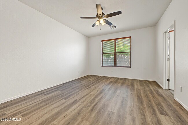 Building Photo - 15398 W MacKenzie Dr