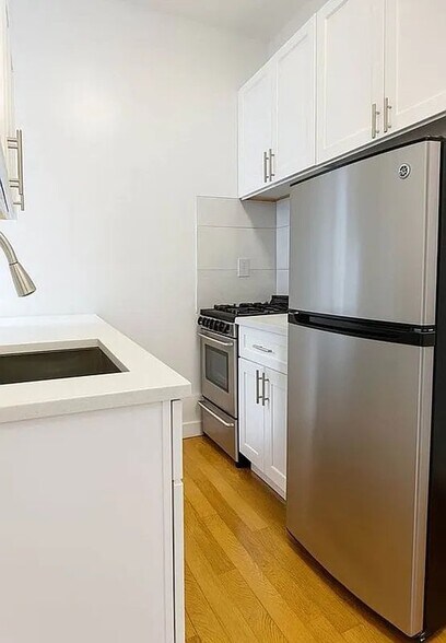 Building Photo - 126 Elizabeth St