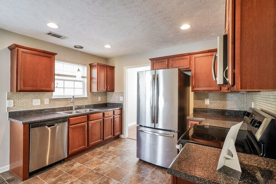 Building Photo - 1428 Sprucedale Dr