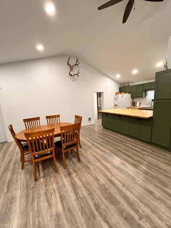 Building Photo - 826 Burton Ave