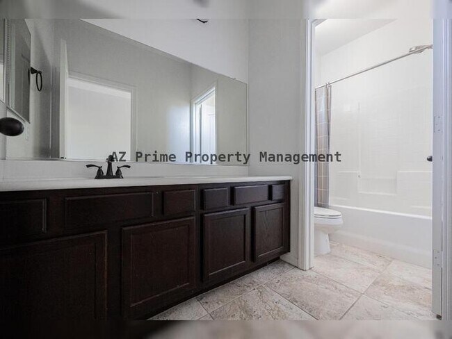 Building Photo - 7422 S 27th Way