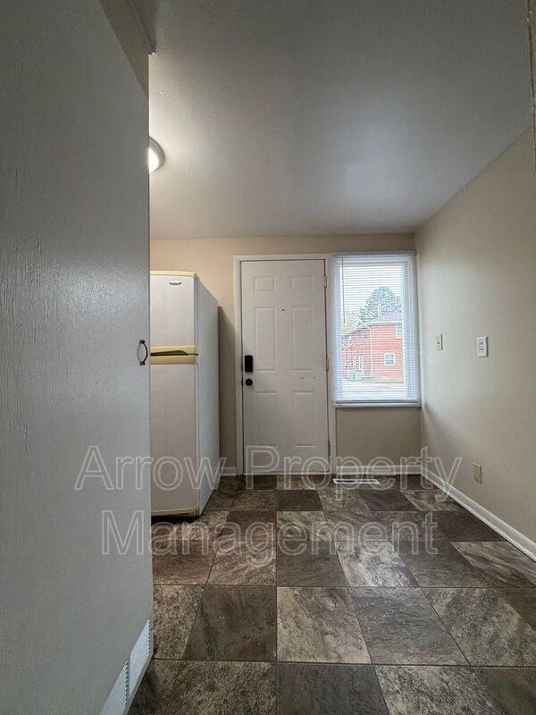 Building Photo - 5301 Benton St