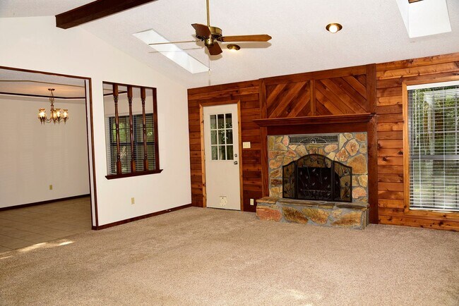 Building Photo - 3 bedroom in Bluewater Bay!