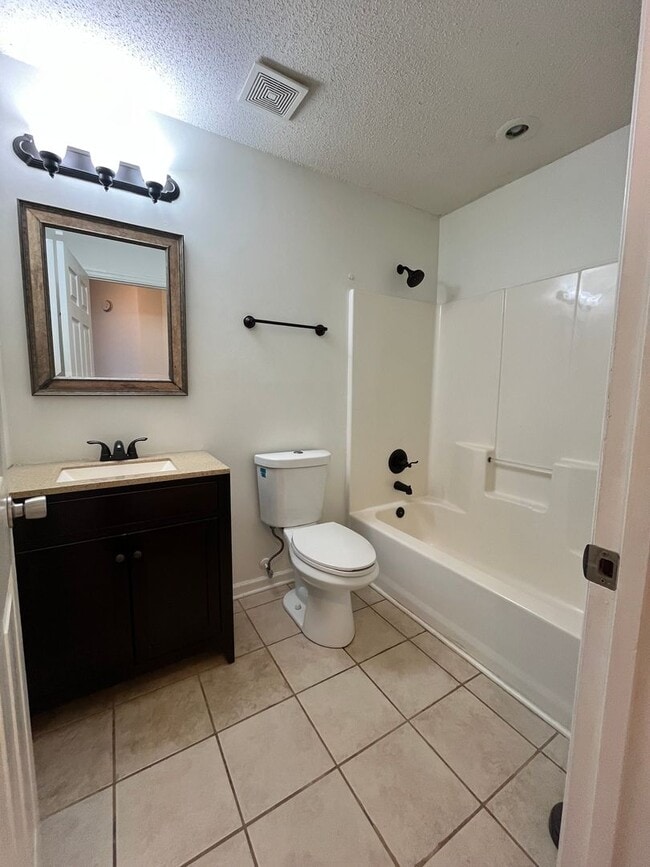 Building Photo - 715 Sark Dr