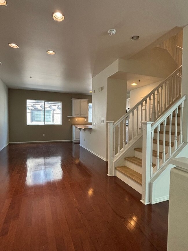 Building Photo - Move-In Ready 4 Bedroom Home Perfect for Professionals & Families