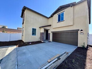 Building Photo - Brand new 4 bedroom Winchester home with a...