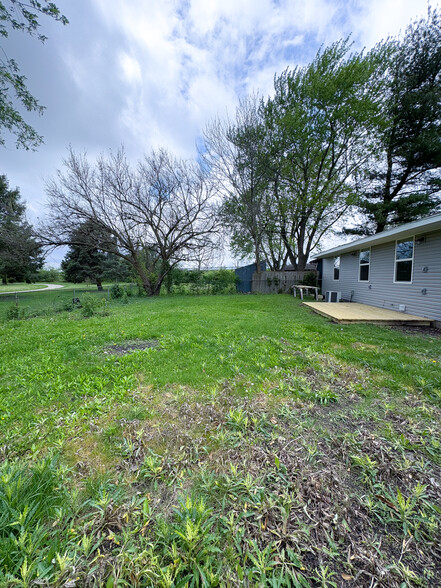 Building Photo - 3321 Saratoga Dr