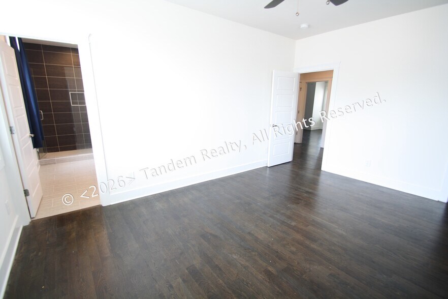 Building Photo - 526 Wedgewood Ave