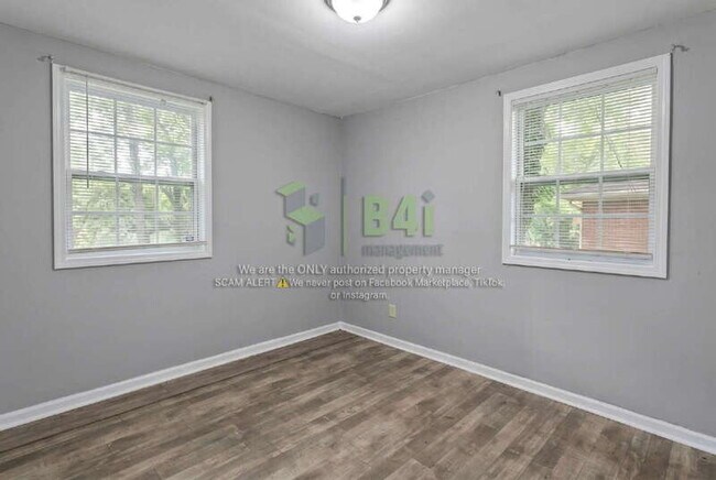 Building Photo - 324 Macedonia Rd SE