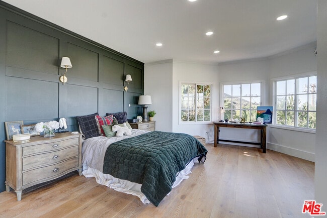 Building Photo - 456 S McKnight Rd