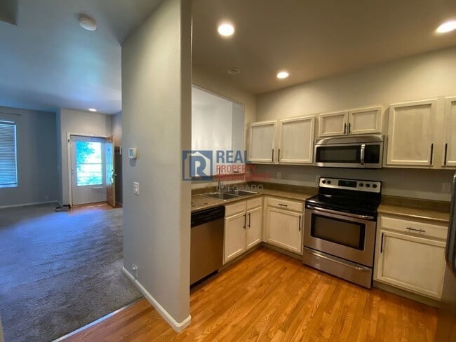 Building Photo - 7013 Red Sand Grove