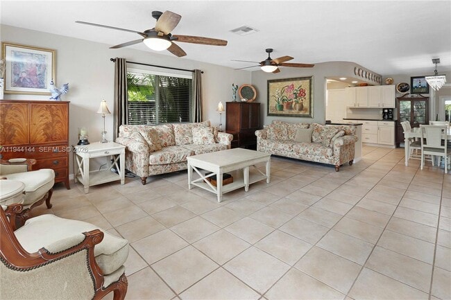 Building Photo - 1247 Washington St