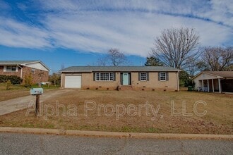 Building Photo - 105 Shadecrest Dr