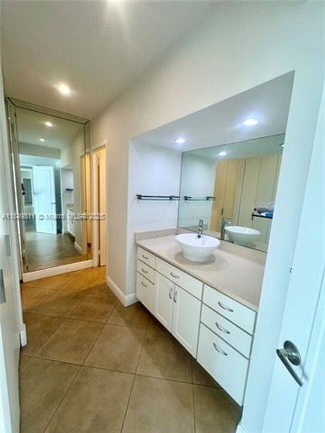 Building Photo - 2451 Brickell Ave