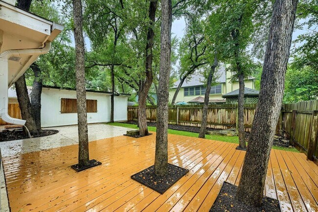 Building Photo - 13104 Tilder Dr