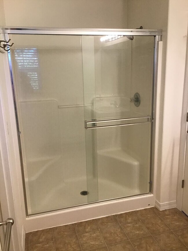 Building Photo - 2 Story Townhouse in Bend