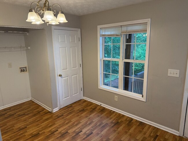 Building Photo - 573 Elrod Ave