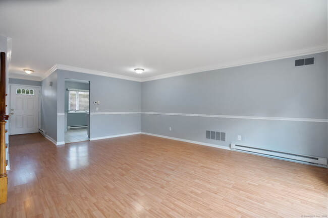 Building Photo - 714 Newhall St