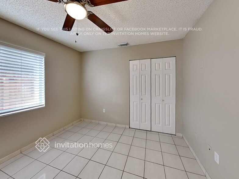 Building Photo - 3261 W 70th Terrace