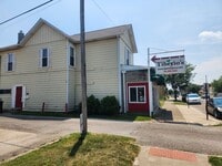 Building Photo - 2 Bedroom, 1 Bathroom Apartment