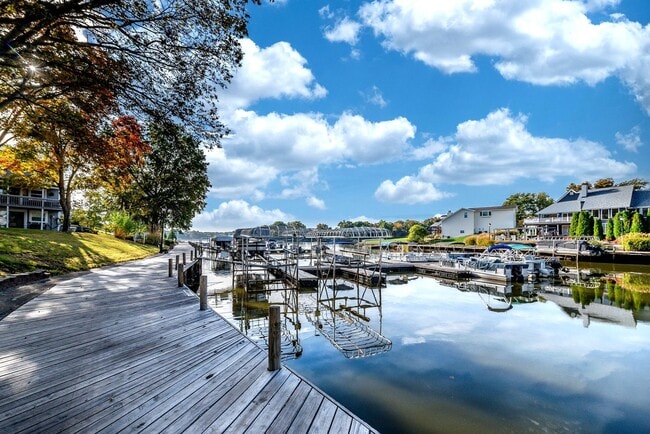 Building Photo - Live the Lake Lifestyle! 3-bedroom, 1.5-ba...