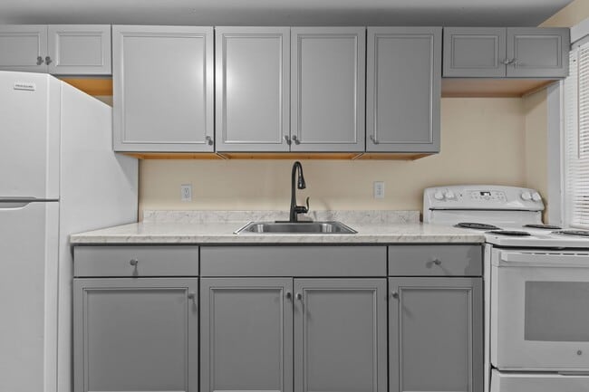 Building Photo - 81-83 Sherman Street