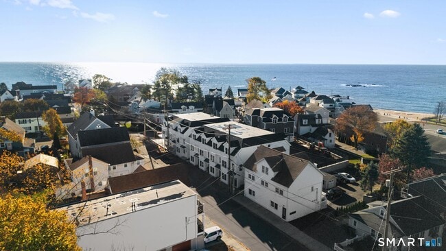 Building Photo - 27 Village Rd