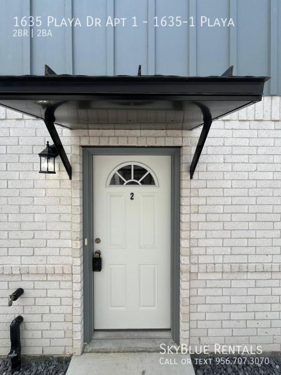 Building Photo - 1635 Playa Dr