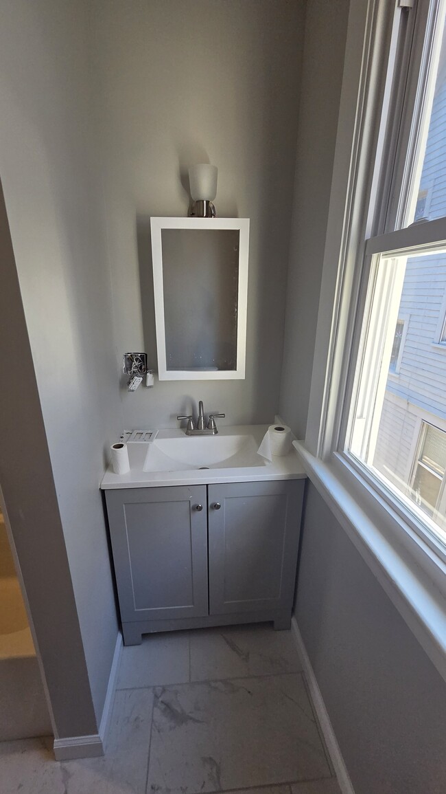 Building Photo - 26 Whittlesey Ave