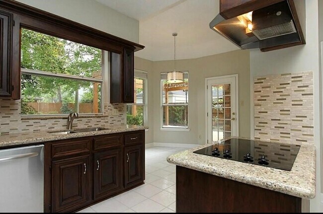 Building Photo - 23035 Lanham Dr
