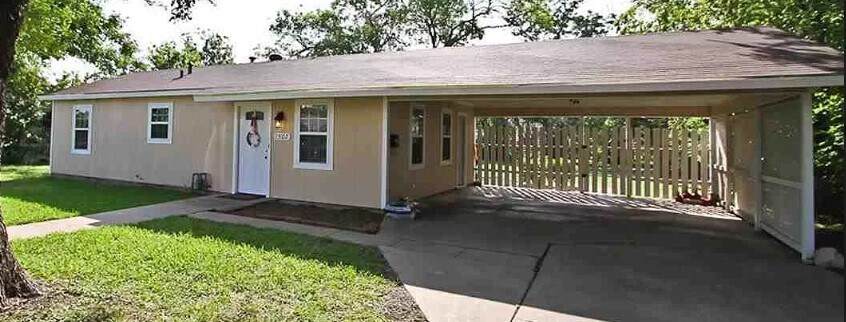 Building Photo - 1507 N Main St