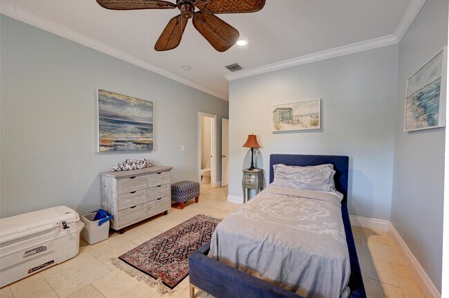 Building Photo - 2150 Tanbark Ln