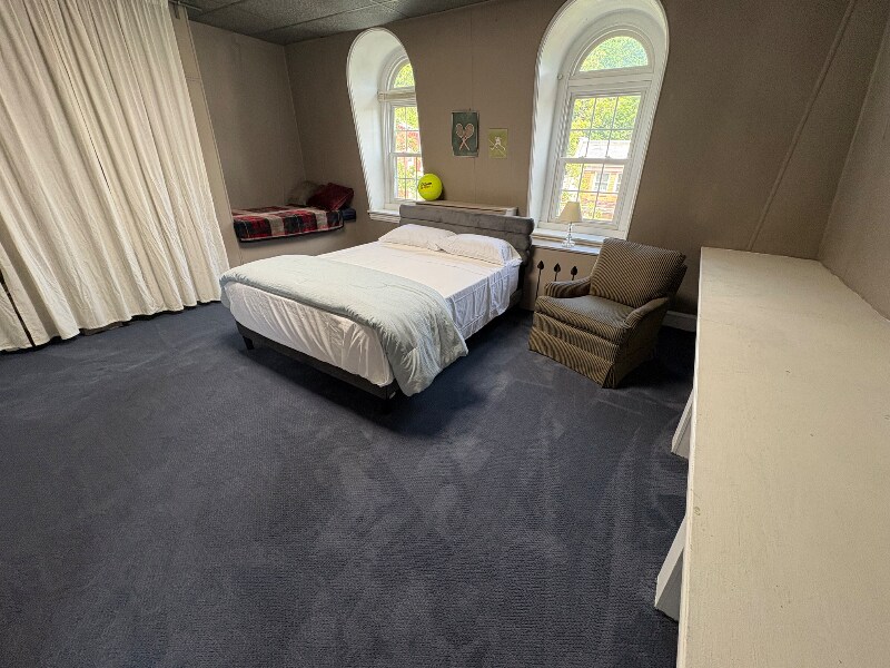 Building Photo - 615 W Market St