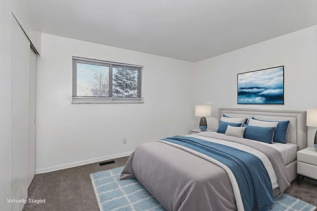 Building Photo - Newly Renovated