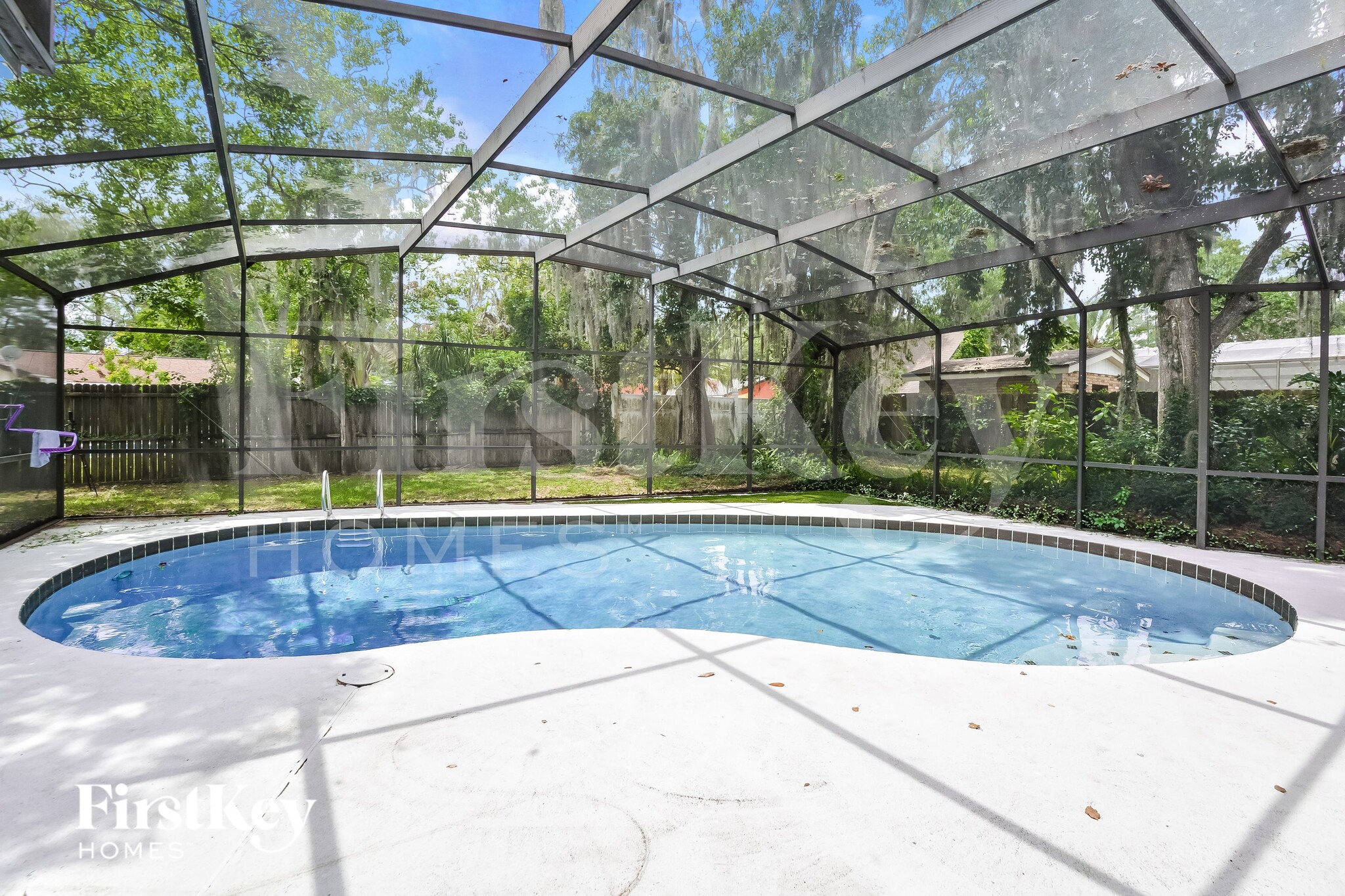 Building Photo - 111 Slade Dr