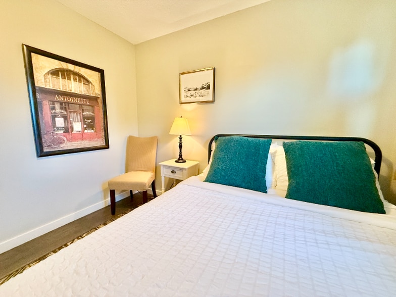 Building Photo - 11230 SW 90th Ave