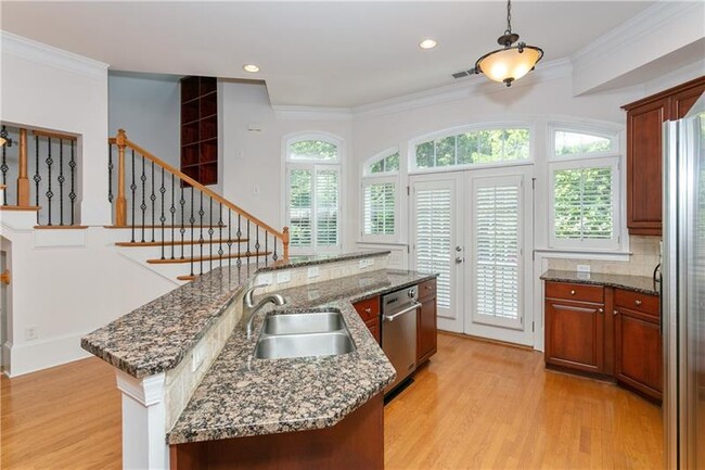 Building Photo - 778 Clifton Heights Ln NE