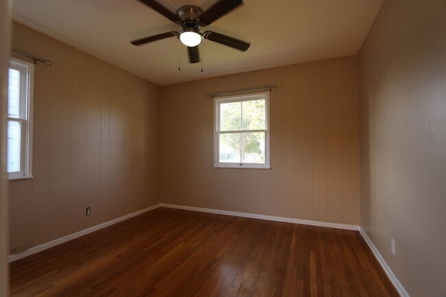 Building Photo - Home in North Kentwood Neighborhood of Wes...