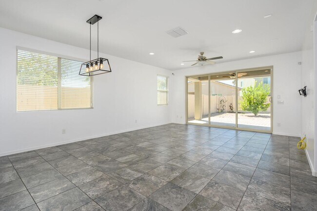 Building Photo - 8536 S 40th Glen