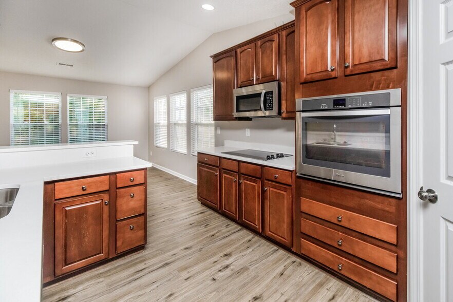 Building Photo - 5874 Mahogany Pl SW