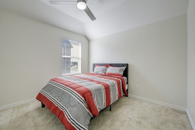 Building Photo - 106 Martingale Trail