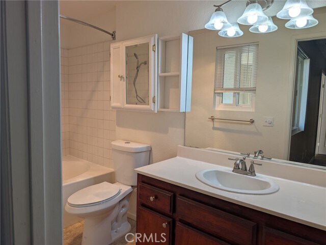 Building Photo - 14858 Clubhouse Dr