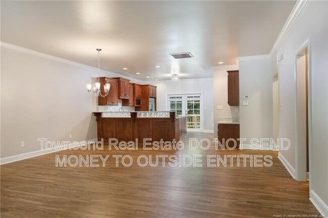 Building Photo - 320 Glenburney Dr