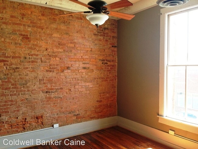 Building Photo - 2 br, 2 bath House - 101-A E. Trade Street